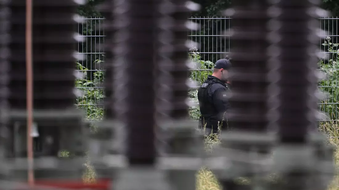 Nach dem großflächigen Stromausfall in Reutlingen haben die Ermittler möglichen Brandbeschleuniger gefunden.  - Bild: Marijan Murat/dpa