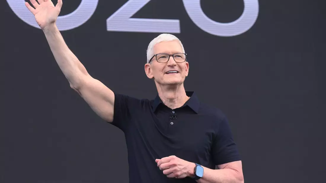 Für Tim Cook ist es die letzte WWDC als Konzernchef. Er übergibt die Führung zum September an John Ternus, der bisher für Geräte zuständig war. - Bild: Noah Berger/FR34727 AP/AP/dpa