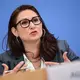 Die Bundesbeauftragte für Antidiskriminierung, Ferda Ataman, hält die geplante Reform des Allgemeinen Gleichbahandlungsgesetzes (AGG) für nicht ausreichend. (Archivfoto) - Bild: Britta Pedersen/dpa