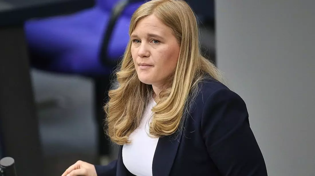 Ortleb kritisiert verpasste Umsetzung von EU-Lohntransparenz-Regeln