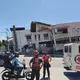 Die Heftigkeit der Erdstöße ließ ganze Häuser kippen oder einstürzen. - Bild: Uncredited/Philippine Red Cross via AP/dpa
