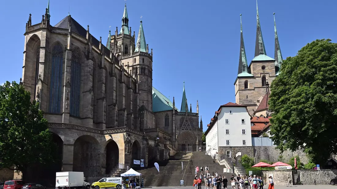 Ein Wahrzeichen von Erfurt ist der Dom. (Archivbild)  - Bild: Martin Schutt/dpa