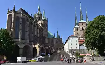 Ein Wahrzeichen von Erfurt ist der Dom. (Archivbild) - Foto: Martin Schutt/dpa