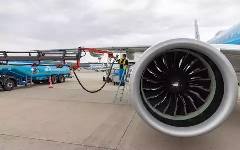 KLM führt einen Demonstrationsflug mit in Deutschland hergestelltem synthetischem Kerosin durch und unterstreicht damit die Dynamik bei der zunehmenden Nutzung alternativer Flugkraftstoffe - Foto: presseportal.de