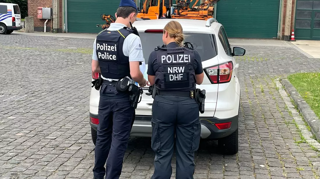 POL-DN: Grenzüberschreitende Schwerpunktkontrollen in drei Ländern - Bild: presseportal.de