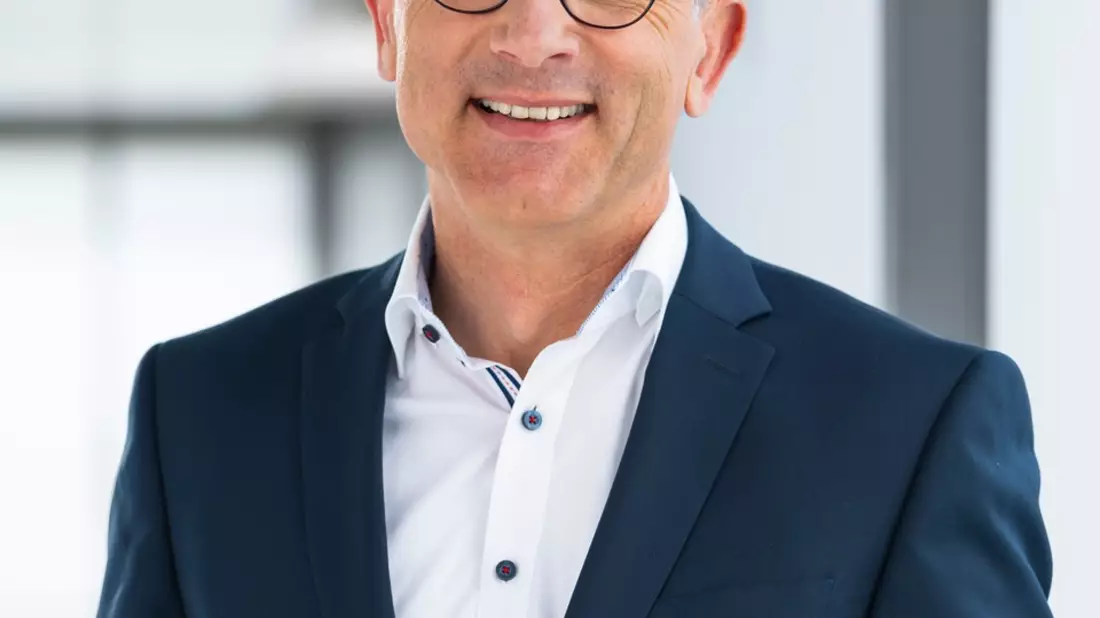 Patrick Mombaur wird neuer Vorstandsvorsitzender des Bildungs- und Gesundheitsanbieters SRH - Bild: presseportal.de