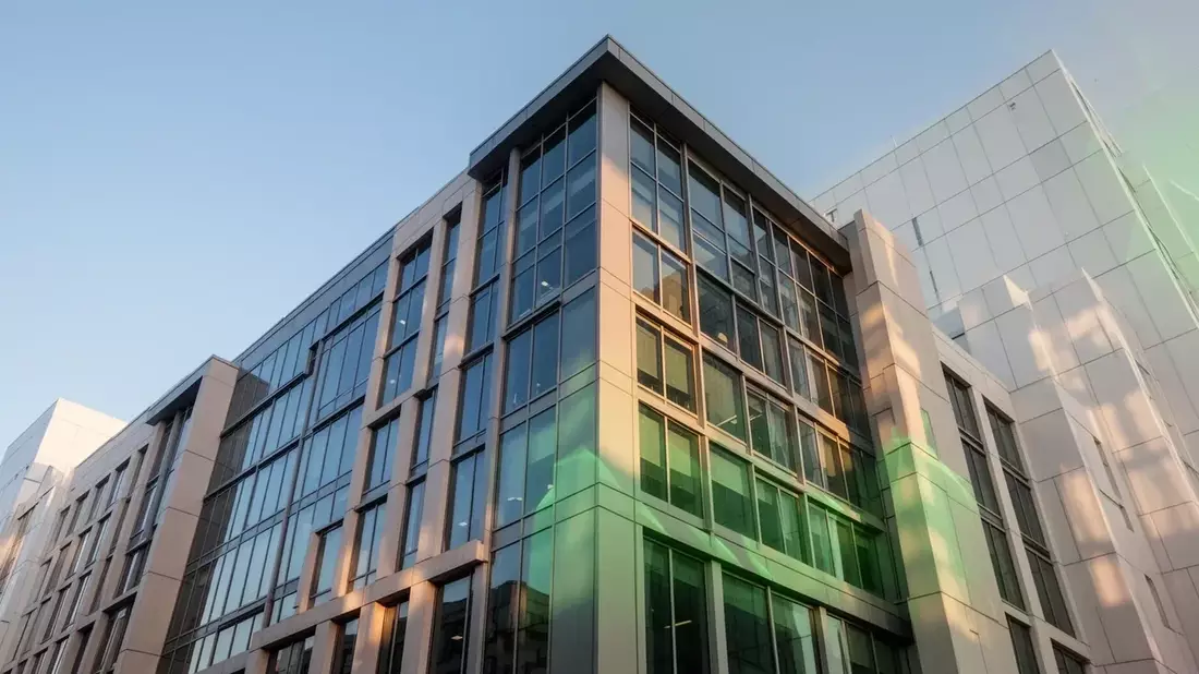 Realty Income: dividendo mensual del 5,3% y apuesta por capital privado