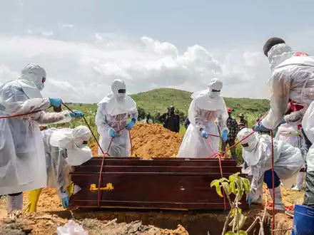 Bereits mehr als 100 Menschen sind im Kongo an Ebola gestorben. (Archivbild) - Foto: Moses Sawasawa/AP/dpa