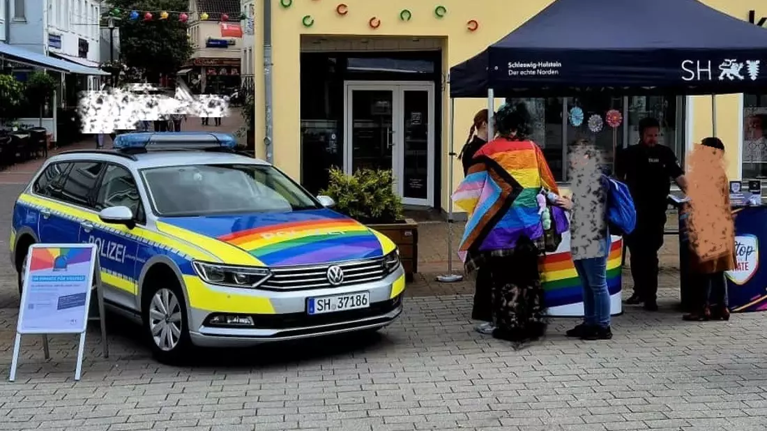 POL-SE: 20260609.2 - Bad Segeberg - Ansprechstelle LSBTIQ* der Landespolizei auch beim CSD in Bad Segeberg vertreten - Bild: presseportal.de