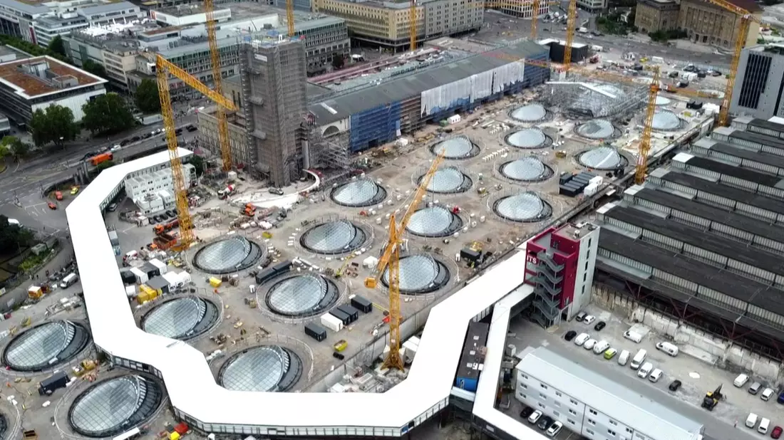Exklusive SWR-Recherche: Warum eröffnet S21 frühestens im Dezember 2031? / SWR Story: Stuttgart 21 - verplant, verbaut, verschoben am Do., 11.6.2026, 21 Uhr im SWR, ab 5 Uhr in der ARD Mediathek - Bild: presseportal.de