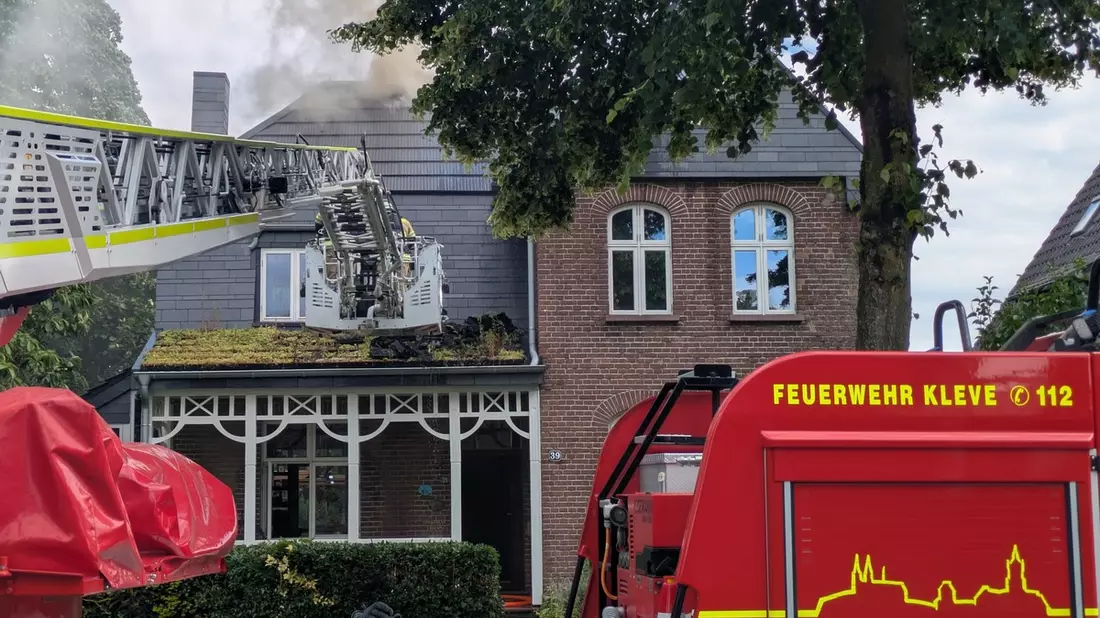 FW-KLE: Gebäudebrand an der Materborner Allee - Bild: presseportal.de