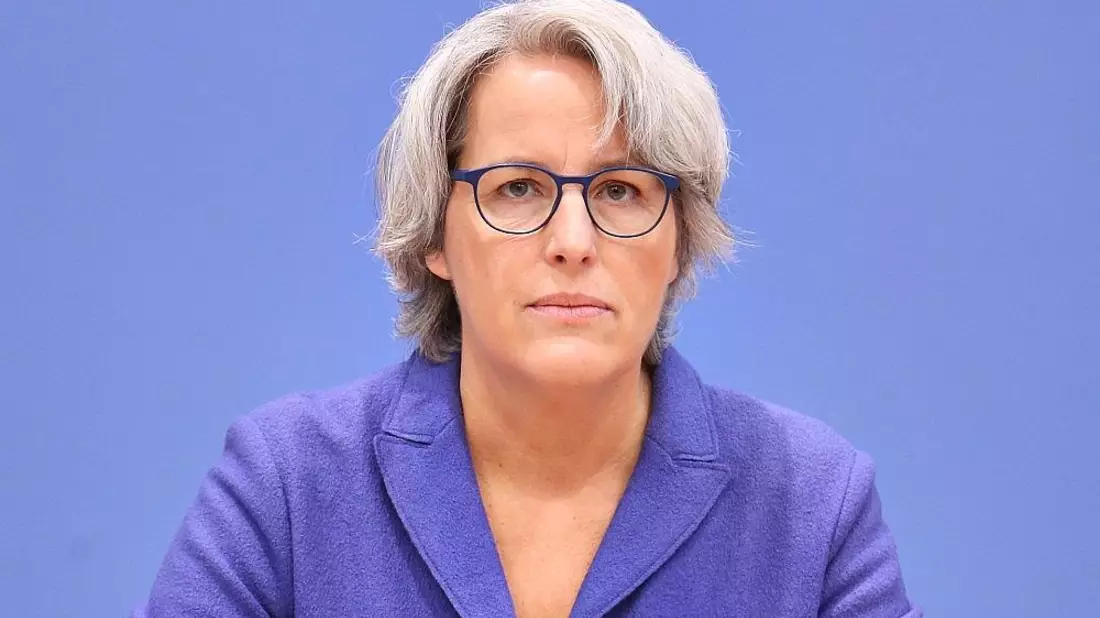 Missbrauchsbeauftragte fordert verschärften Jugendschutz