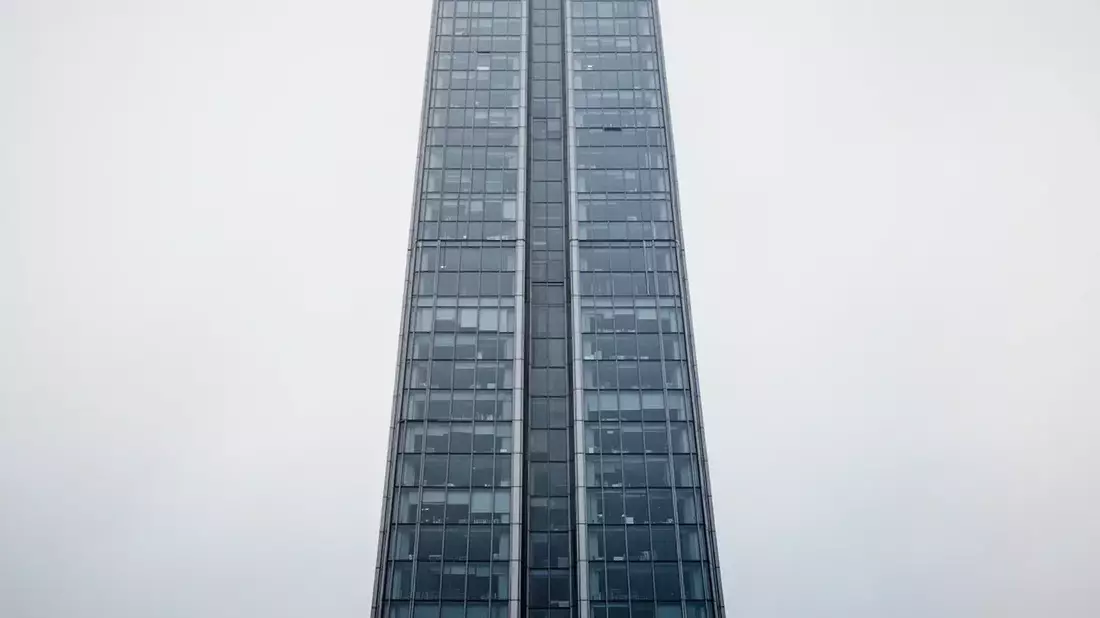 Munich Re Q1 Profit Surges, Stock Slumps 21% – Market Disconnect