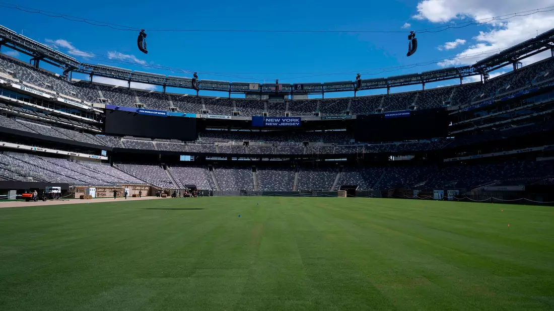 Die Fahrt zur Endspiel-Arena in New Jersey ist teuer. (Archivbild)   - Bild: Yuki Iwamura/AP/dpa
