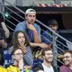 NBA-Star Franz Wagner fieberte mit seinem alten Verein Alba mit - Bild: Andreas Gora/dpa