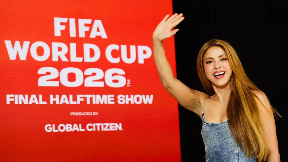 Shakira wird auch bei der ersten Halbzeitshow eines WM-Finales auftreten. (Archivbild) - Bild: Heather Khalifa/AP/dpa
