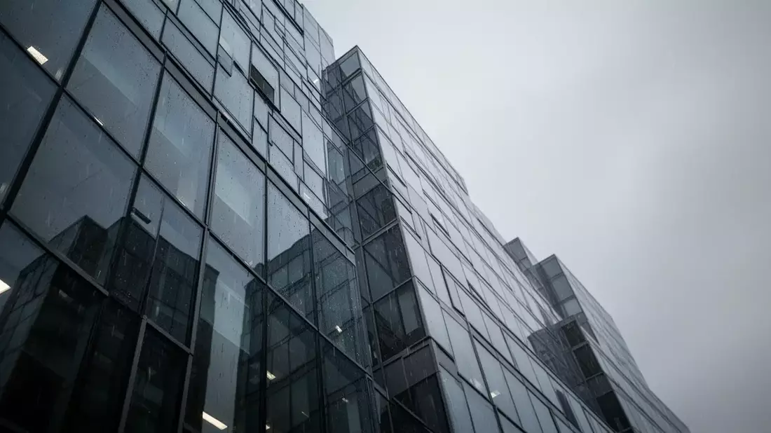 SAP Stock Technical Buy Signal: Cloud Push, AI, and Customer Resistance