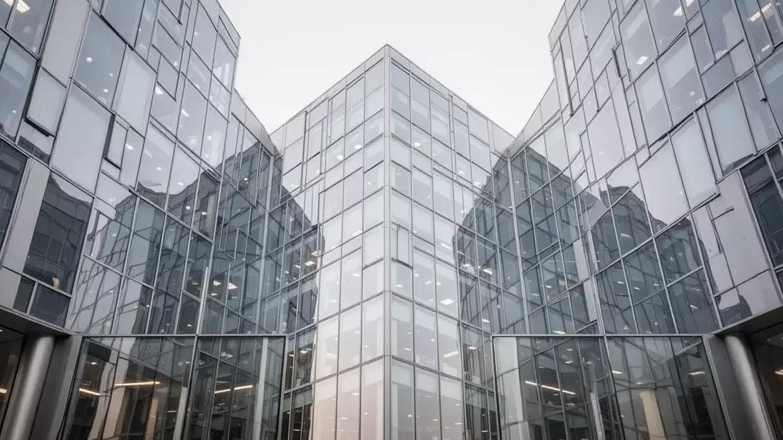 OMV Stock Drops 7.6% on Ex-Dividend, Focus Shifts to Chemicals and New Dividend Policy