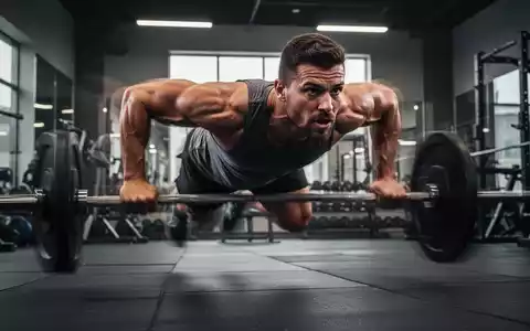 Ein Athlet in dynamischer Bewegung während eines Burpees in einem Fitnessstudio, der Anstrengung und Ausdauer demonstriert. - Foto: über boerse-global.de
