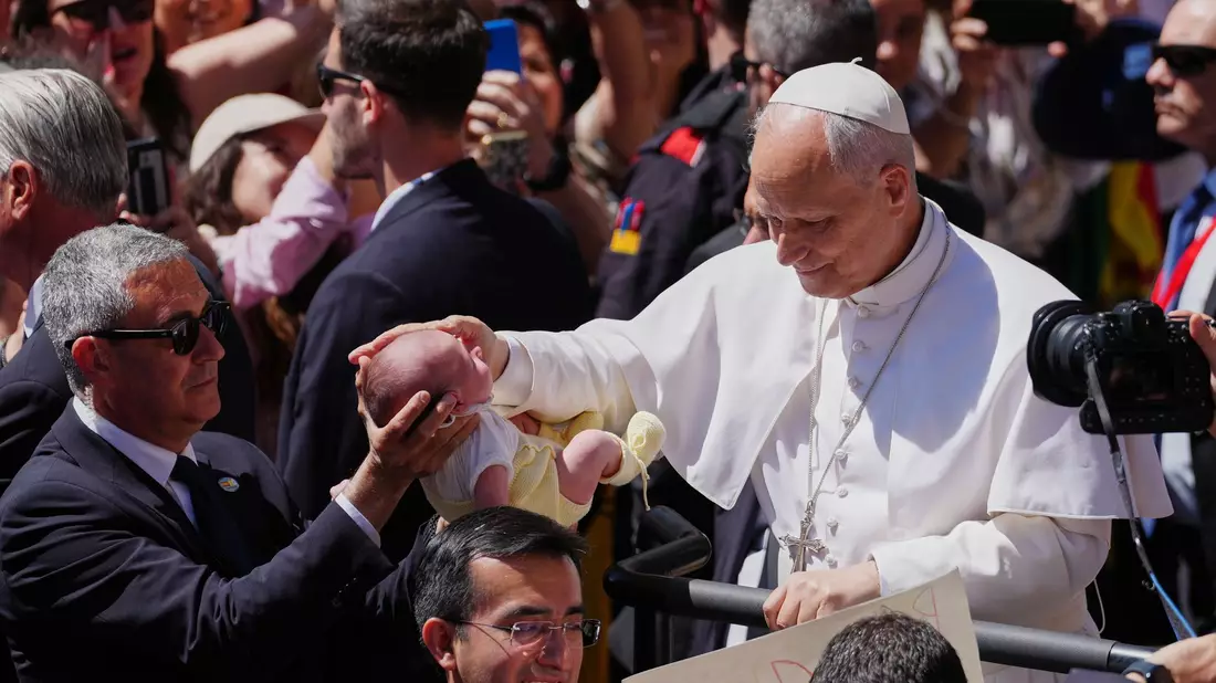 Am Abend wird der Papst in Barcelona in der Sagrada Família zu Gast sein.  - Bild: Joan Mateu Parra/AP/dpa