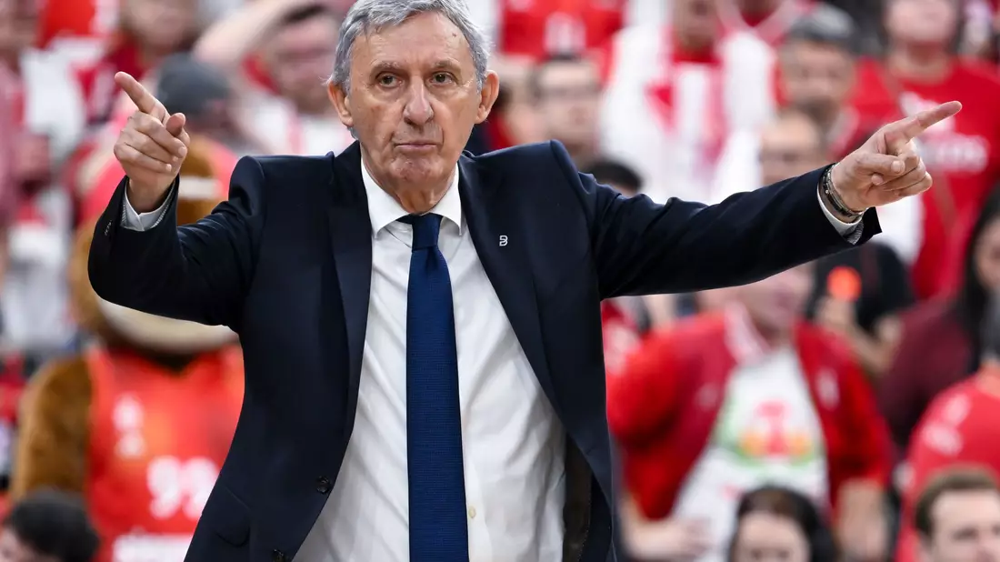 Bayern-Coach Svetislav Pesic dirigiert ein letztes Mal ein Team in einem Finale. (Archivbild) - Bild: Sven Hoppe/dpa