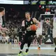 Auf Bayern-Star Andreas Obst (M) wird es im Playoff-Finale ganz besonders ankommen. (Archivbild) - Bild: Matthias Stickel/dpa