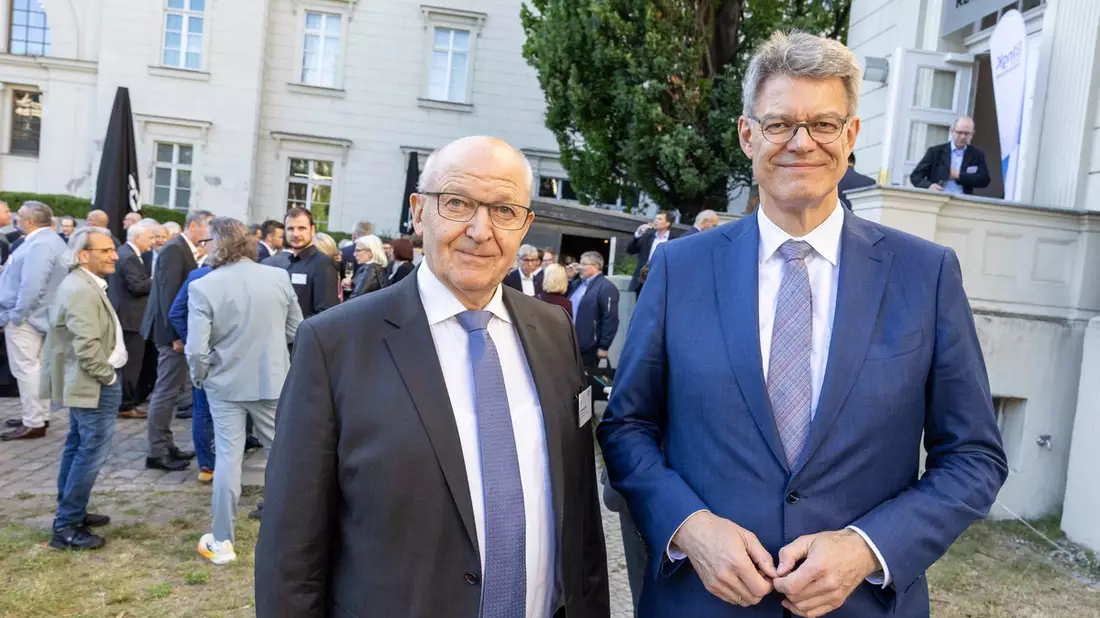 Investitionen allein bauen nicht: Bundesingenieurkammer mahnt mittelstandsfreundliche Politik an / Politischer Abend der Bundesingenieurkammer: Bundesverkehrsminister Schnieder hält Grußwort - Bild: presseportal.de