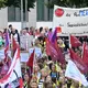 In Hannover protestierten mehrere Tausend Menschen gegen die Gesundheitsreform. - Bild: Julian Stratenschulte/dpa