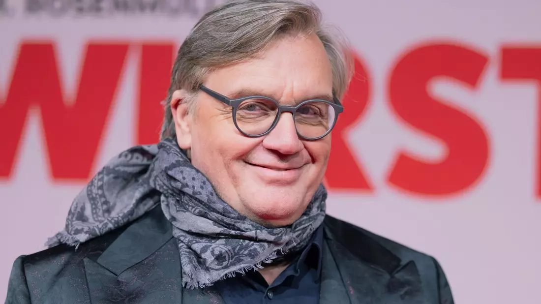 Der Schauspieler Hape Kerkeling setzt sich in Leipzig für die Rechte queerer Menschen ein (Archivbild). - Bild: Rolf Vennenbernd/dpa