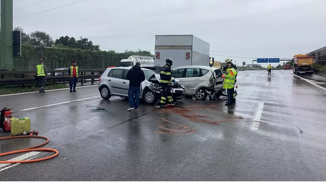 FW-M: Vollsperrung der A99 nach Verkehrsunfall (Allach) - Bild: presseportal.de