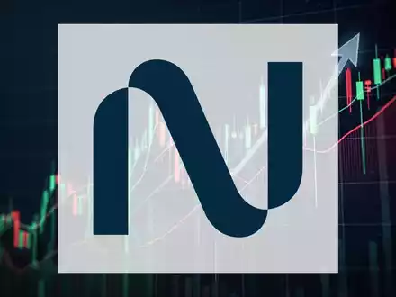 Abstrakte Darstellung eines Börsenkurses mit aufsteigendem Trend und einem kleinen Abwärtspfeil, symbolisiert Wachstum und Rückgang. - Foto: über boerse-global.de
