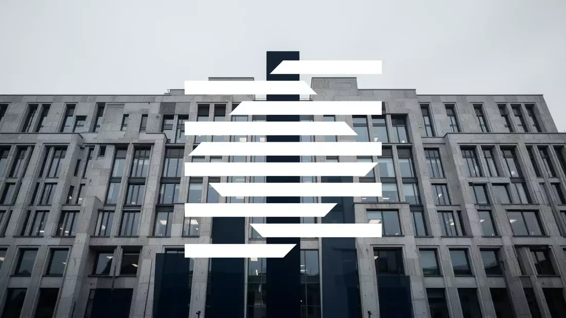 Munich Re Stock Down 17% in 2025, Yet Buybacks and Record Dividend Signal Confidence