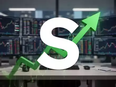 Ein stilisierter, aufwärts gerichteter Börsenpfeil vor einem unscharfen Hintergrund eines modernen Finanzhandelsplatzes. - Foto: über boerse-global.de