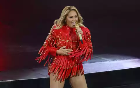 Helene Fischer startete ihre «360°»-Tour nach langer Bühnenpause in Dresden. - Foto: Robert Michael/dpa