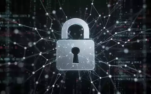 A digital padlock icon overlaid on a blurred background of abstract data streams, symbolizing a data breach and cybersecurity vulnerability. - Foto: über boerse-global.de