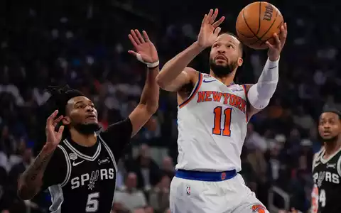 Brunson und die Knicks schafften ein großes Comeback. - Foto: Ross D. Franklin/AP/dpa