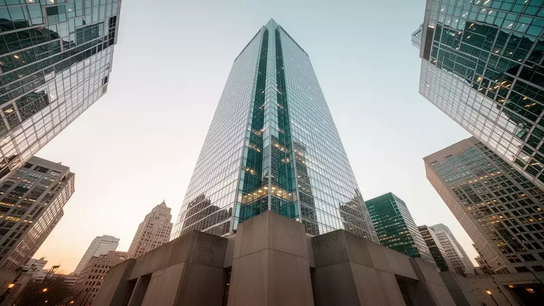 Vanguard FTSE All-World ETF Faces Dual Pressure: Rebalancing and Inflation