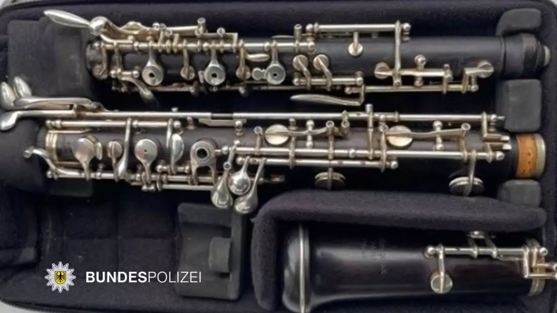 Bundespolizeidirektion München: Gestohlene Oboe nach mehreren Jahren sichergestellt // Bundespolizei nimmt zwei Tatverdächtige vorläufig fest - Bild: presseportal.de
