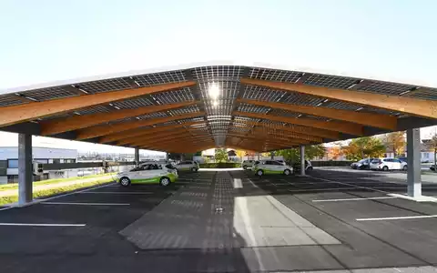 Weltpremiere auf der Intersolar/Power2Drive: ClickCon präsentiert ClickFast - das neue ultraschnelle PV-Indach-Montagesystem - Foto: presseportal.de