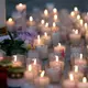 In der Kirche St. Nikolaus in Haimhausen wurden zahlreiche Kerzen angezündet. - Bild: Sven Hoppe/dpa