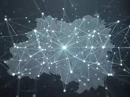 Abstrakte Darstellung von vernetzten Datenpunkten und Linien über einer angedeuteten Karte Österreichs, symbolisiert Nachhaltigkeitsberichterstattung. - Foto: über boerse-global.de