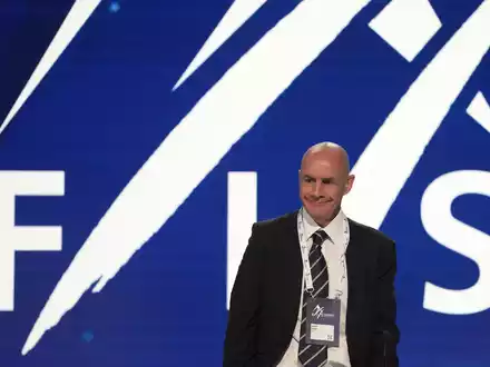 Johan Eliasch hat die Wahl als Fis-Präsident verloren. - Foto: Darko Vojinovic/AP/dpa