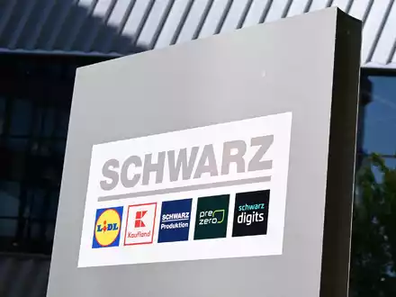 Die Schwarz-Gruppe ist erneut gewachsen. (Archivbild) - Foto: Bernd Weißbrod/dpa