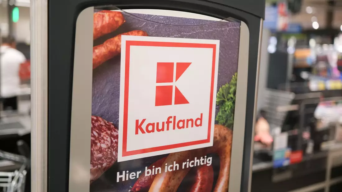 Auch bei Kaufland stieg der Filialumsatz. (Archivbild) - Bild: Bernd Weißbrod/dpa