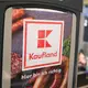 Auch bei Kaufland stieg der Filialumsatz. (Archivbild) - Bild: Bernd Weißbrod/dpa