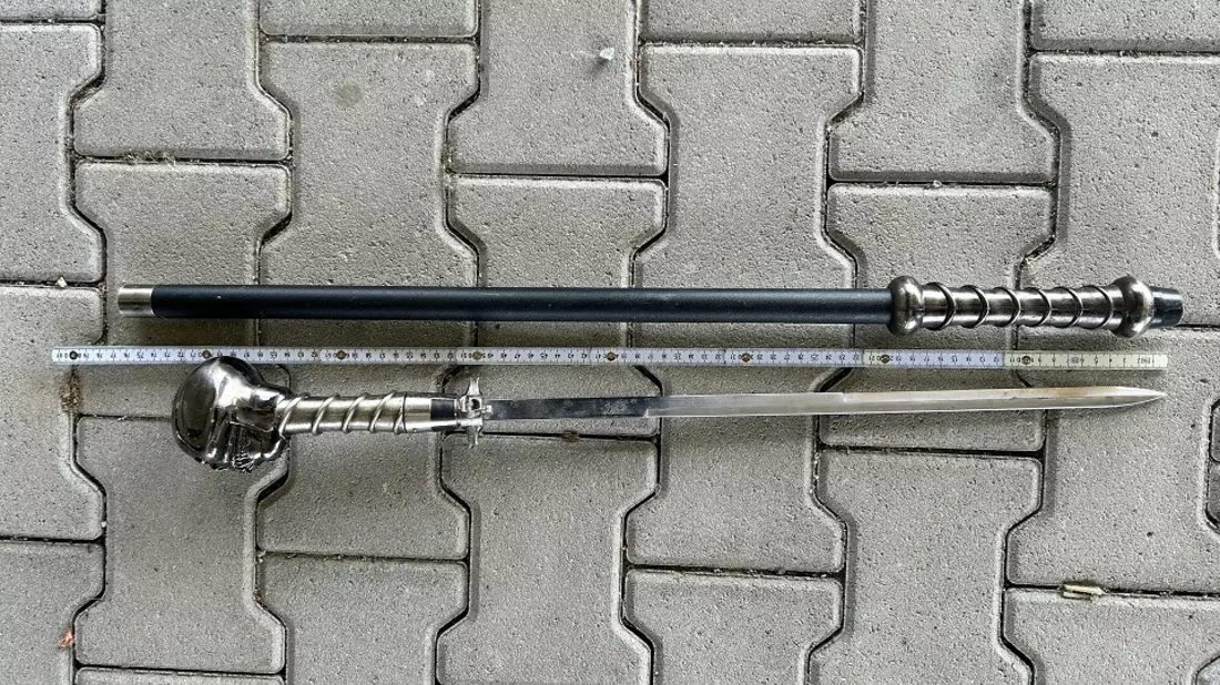 HZA-HN: Waffe bei Autobahnkontrollen aus dem Verkehr gezogen - Bild: presseportal.de