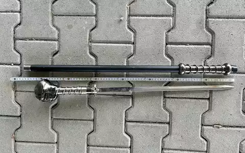 HZA-HN: Waffe bei Autobahnkontrollen aus dem Verkehr gezogen - Foto: presseportal.de