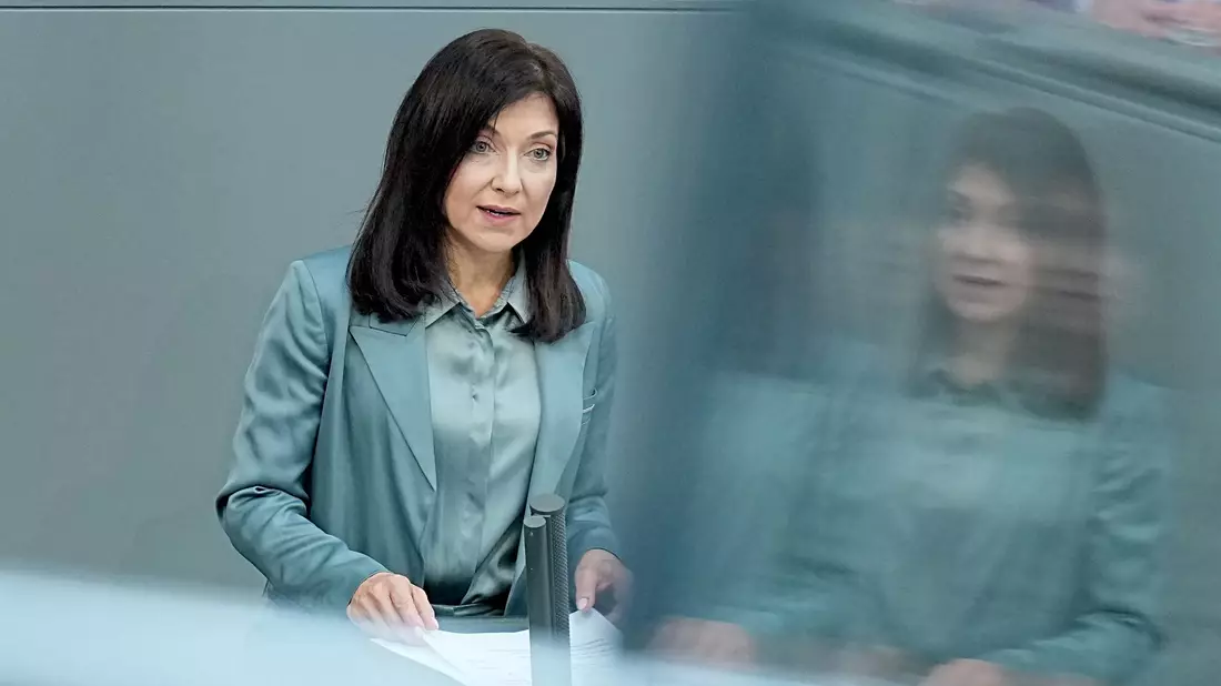 Wirtschaftsministerin Reiche: «Mit dem Gebäudemodernisierungsgesetz ziehen wir einen Schlussstrich unter eine Politik des Misstrauens.» - Bild: Michael Kappeler/dpa