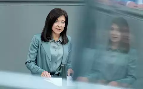 Wirtschaftsministerin Reiche: «Mit dem Gebäudemodernisierungsgesetz ziehen wir einen Schlussstrich unter eine Politik des Misstrauens.» - Foto: Michael Kappeler/dpa