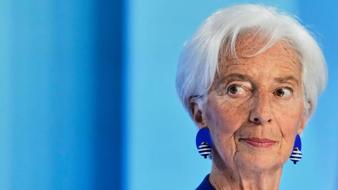 EZB-Präsidentin Christine Lagarde zeigt sich entschlossen gegen steigende Inflation. - Bild: Michael Probst/AP/dpa